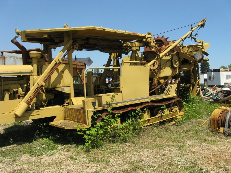 Cleveland 400 trenchinng machine