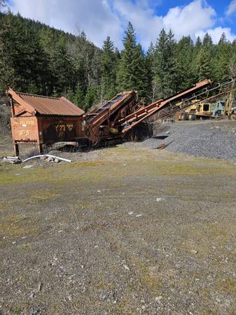 Extec S 5 screen plant on tracks