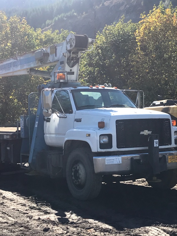 12 ton Manitec Model 12 61 on GMC Top Kick